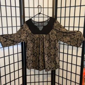 Women’s size XL shirt